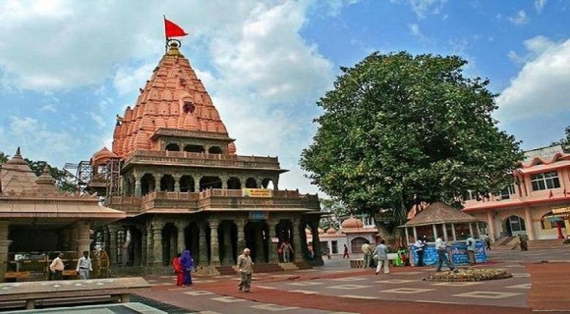 Dehradun to Mahakaleshwar Taxi